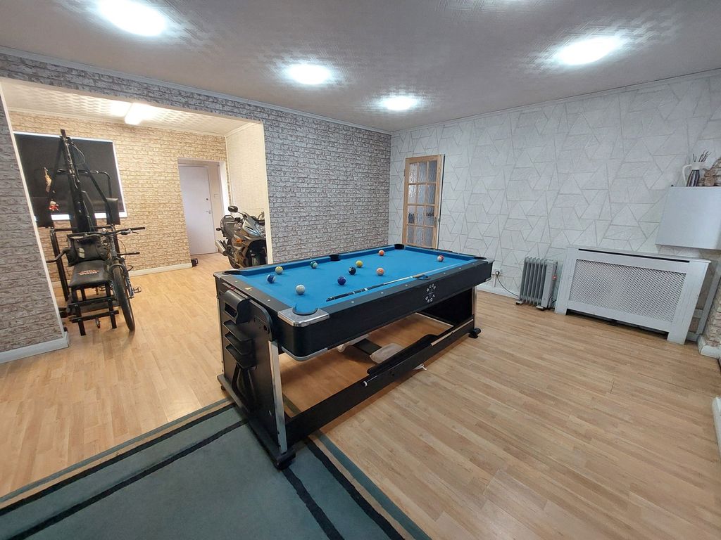 Property photo 2 of 26