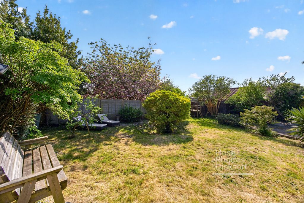 Property photo 3 of 30 Pbox-Img.Jpg