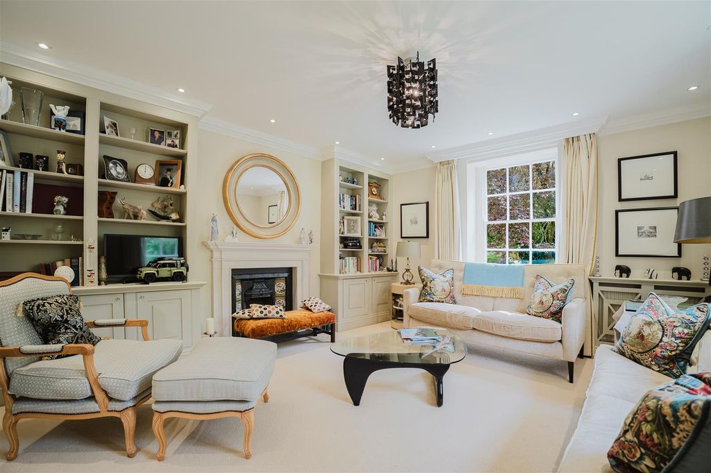 Property photo 2 of 49