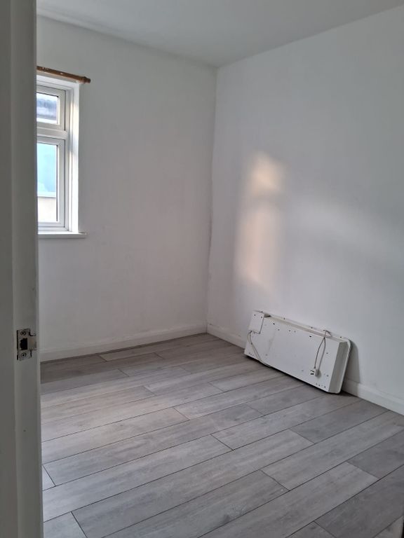 Property photo 2 of 3 Gallery