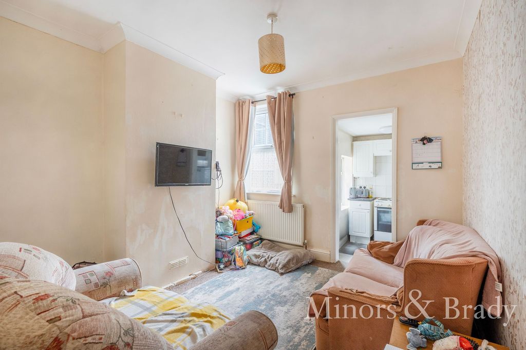 Property photo 2 of 13