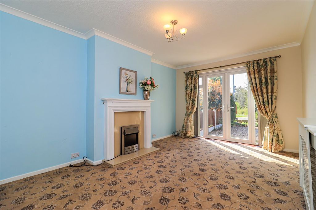 Property photo 2 of 10 Living Room