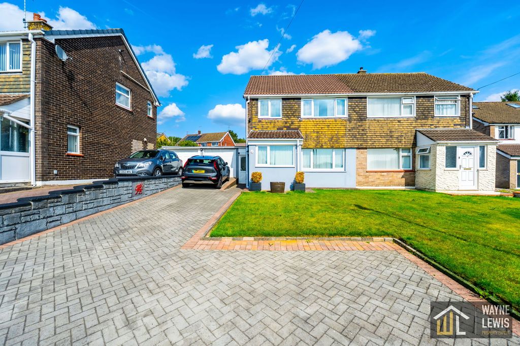 Property photo 1 of 34