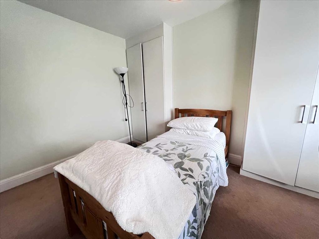 Property photo 2 of 3