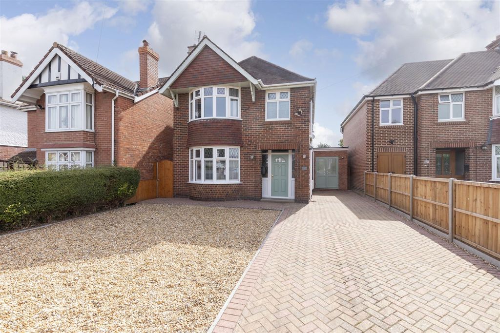 Property photo 2 of 37