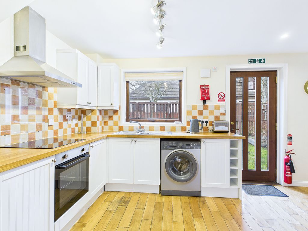 Property photo 2 of 32