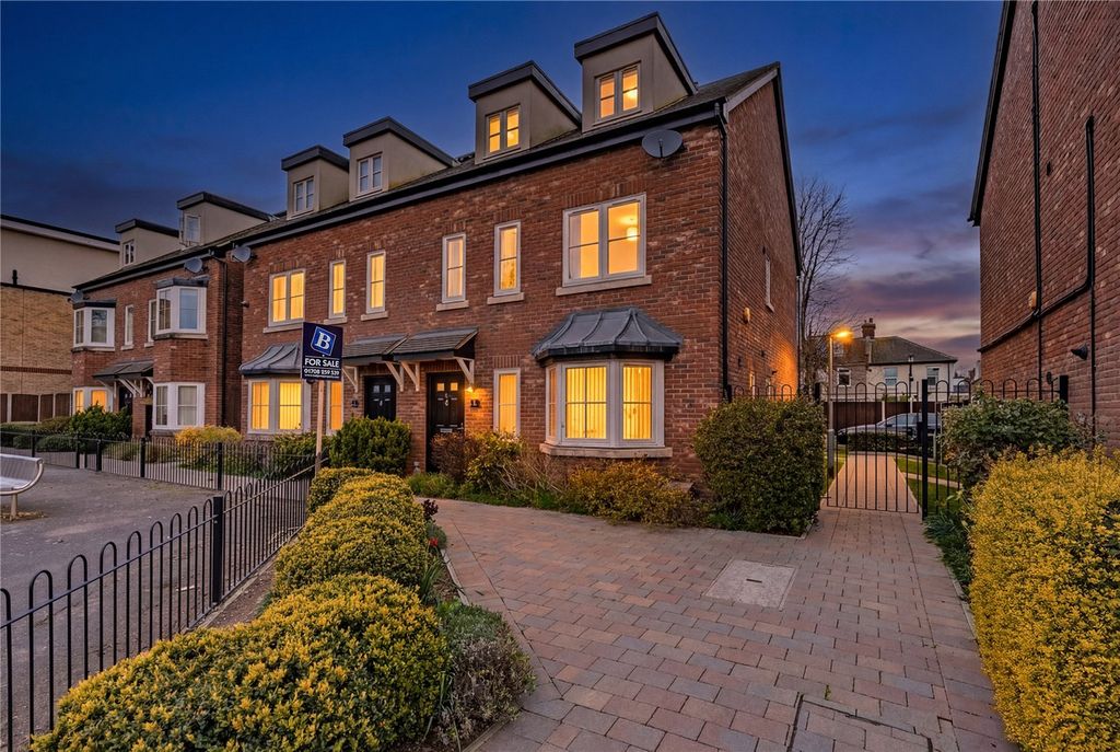 Property photo 1 of 27 Front