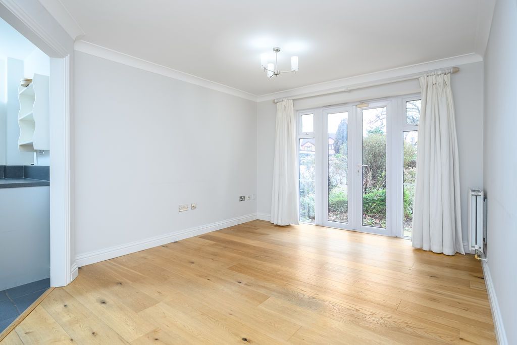 Property photo 2 of 11 Photo 12