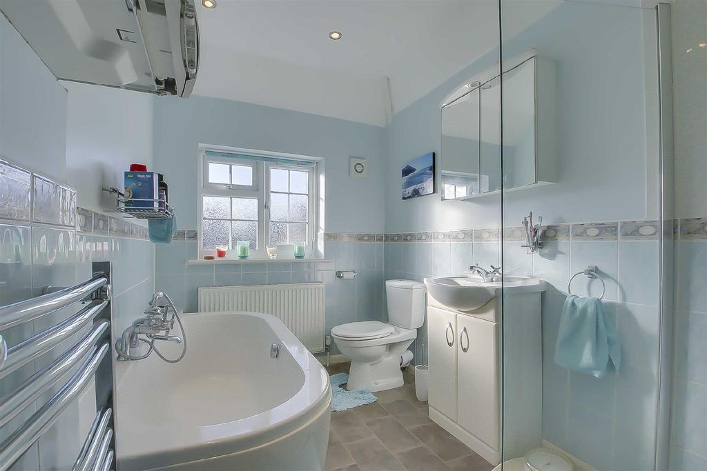 Property photo 3 of 26