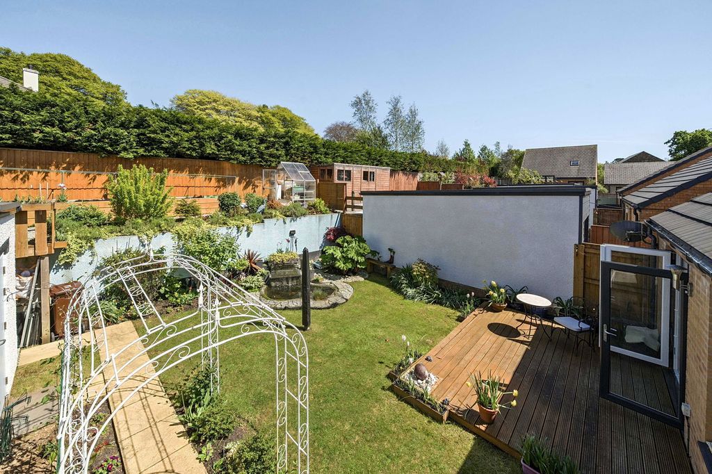 Property photo 2 of 18