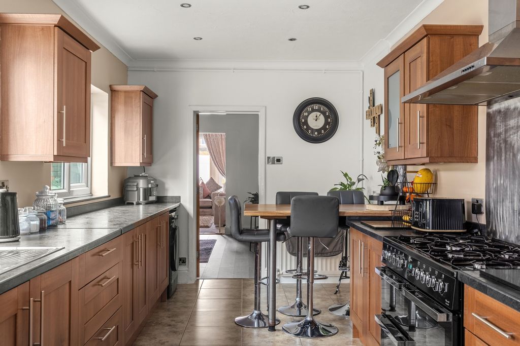 Property photo 2 of 23 Kitchen