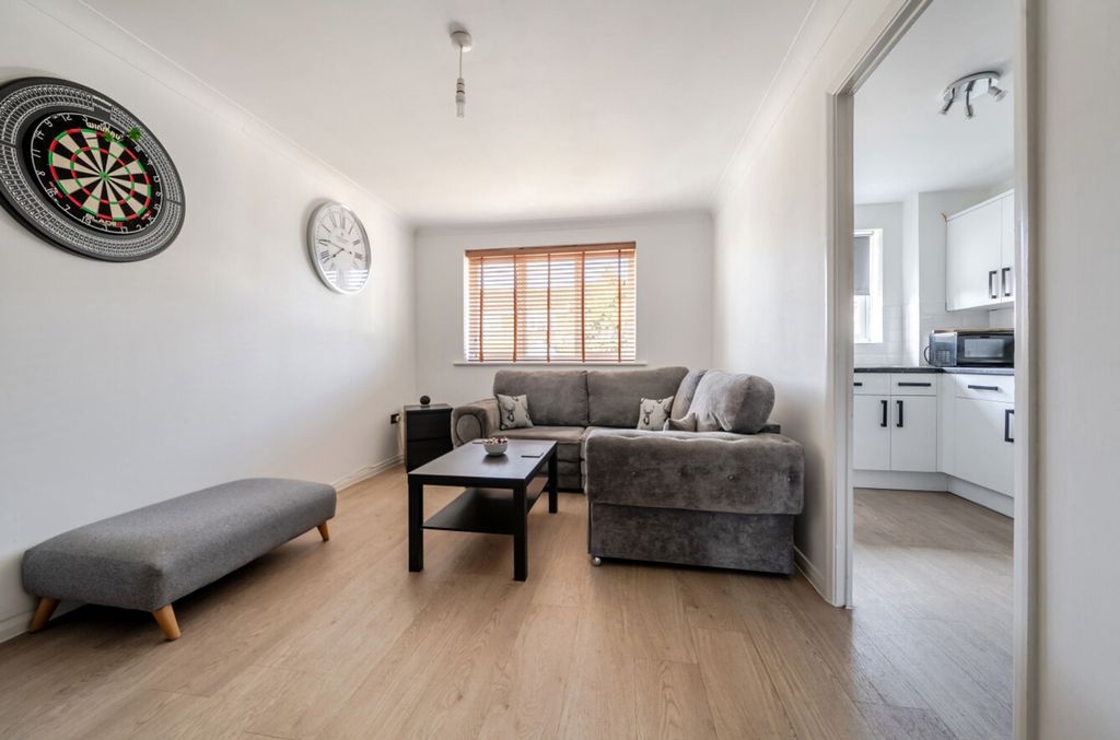 Property photo 3 of 8