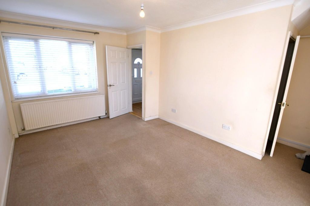 Property photo 3 of 16 Photo 11