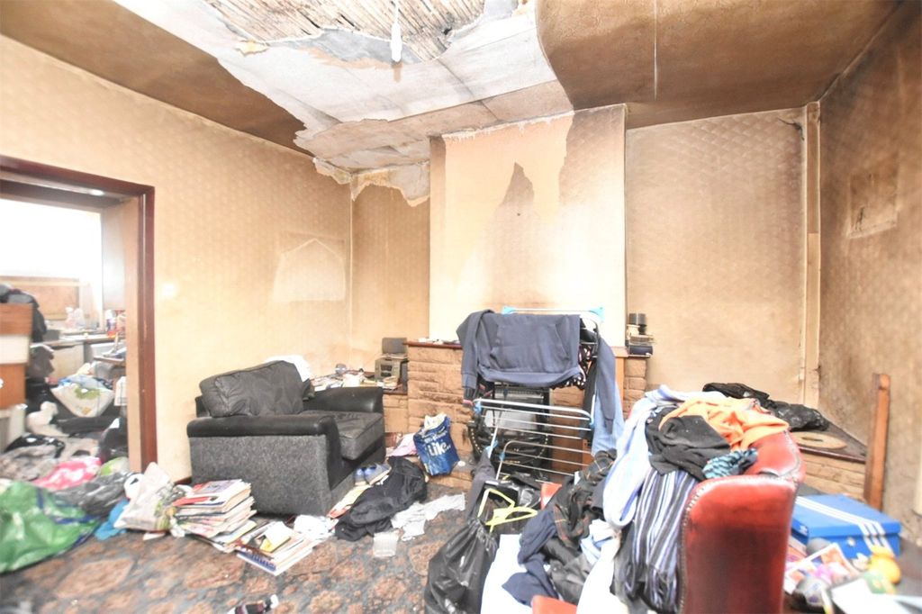 Property photo 2 of 9 Lounge