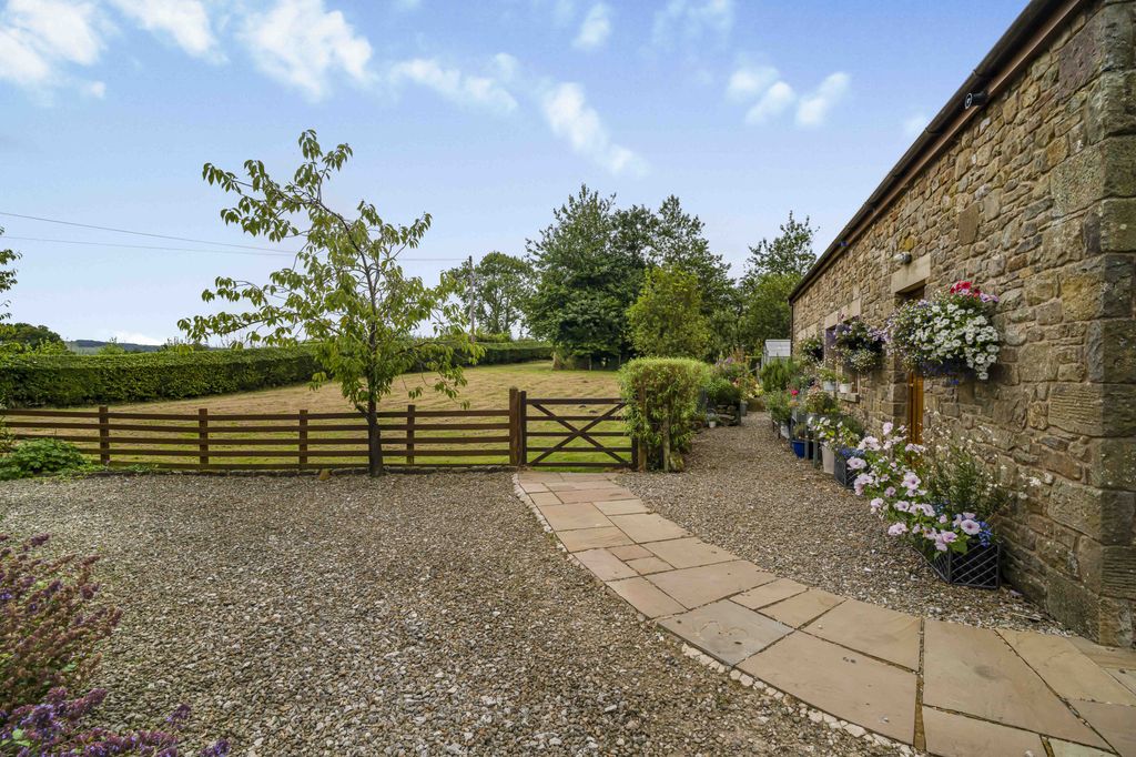 Property photo 3 of 25