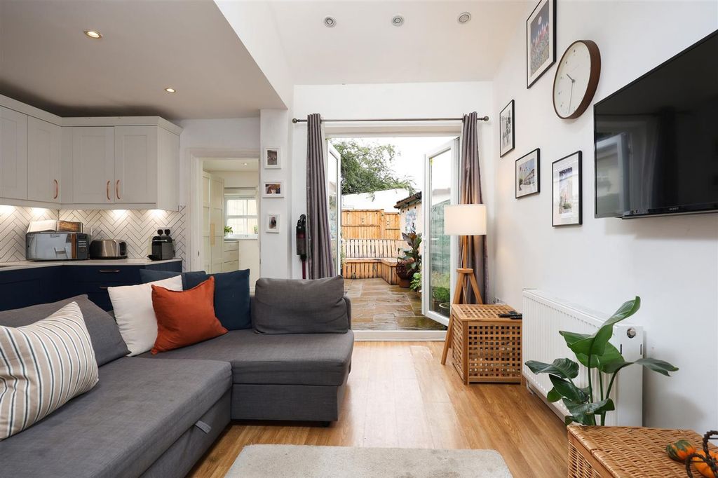 Property photo 1 of 16 1@11 Uphill Road 16.Jpg