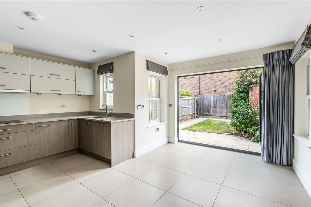 Property photo 2 of 11 .Railway-Cottages-20.Jpg