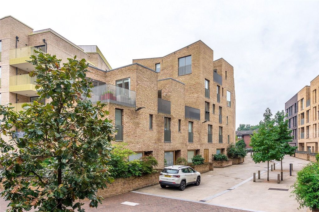 Property photo 2 of 17 Picture No. 11