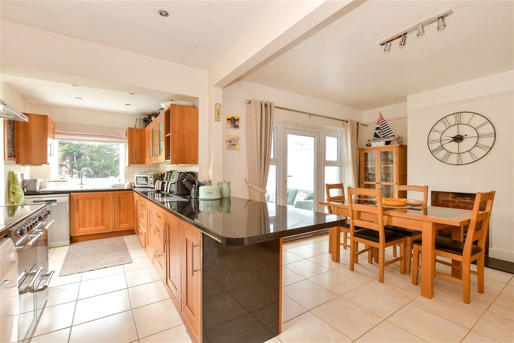 Property photo 3 of 16 Kitchen