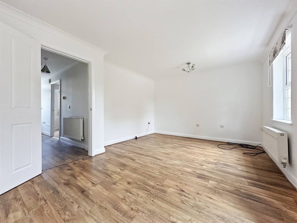 Property photo 3 of 25