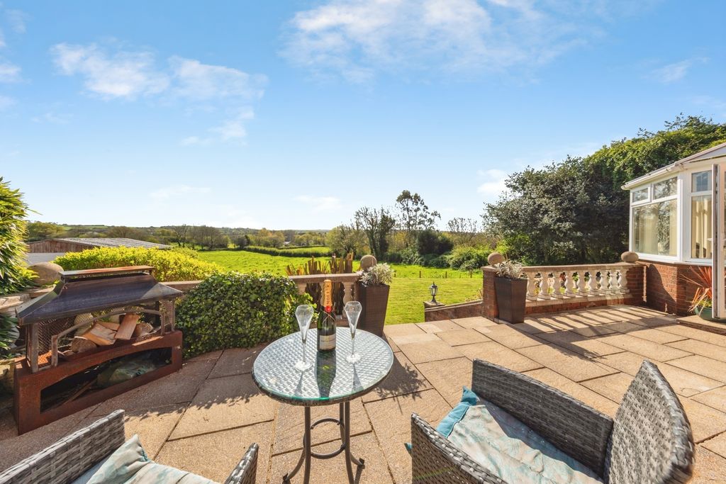 Property photo 2 of 29 Pbox-Img.Jpg