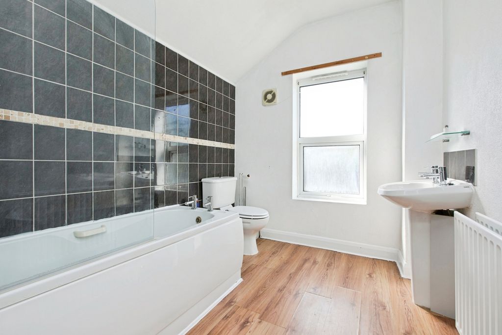 Property photo 3 of 19 Pbox-Img.Jpg