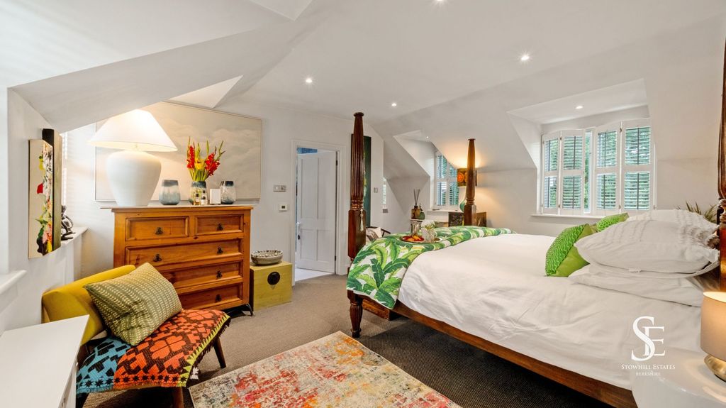 Additional image 22 of 5 bed property for saleOld Wokingham Road, Wokingham RG40