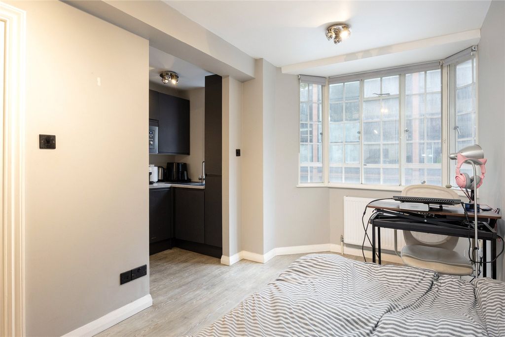 Property photo 1 of 7 Studio