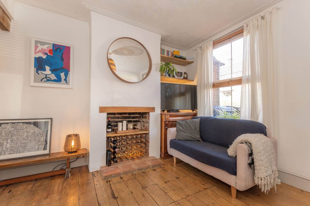 Property photo 3 of 18