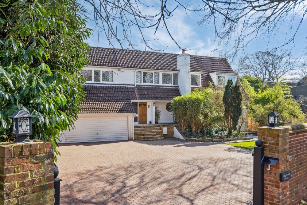 Property photo 2 of 17