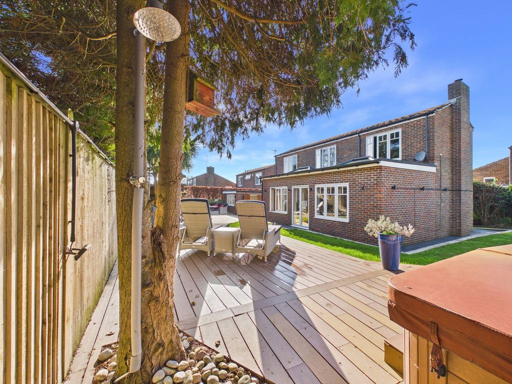 Property photo 1 of 42