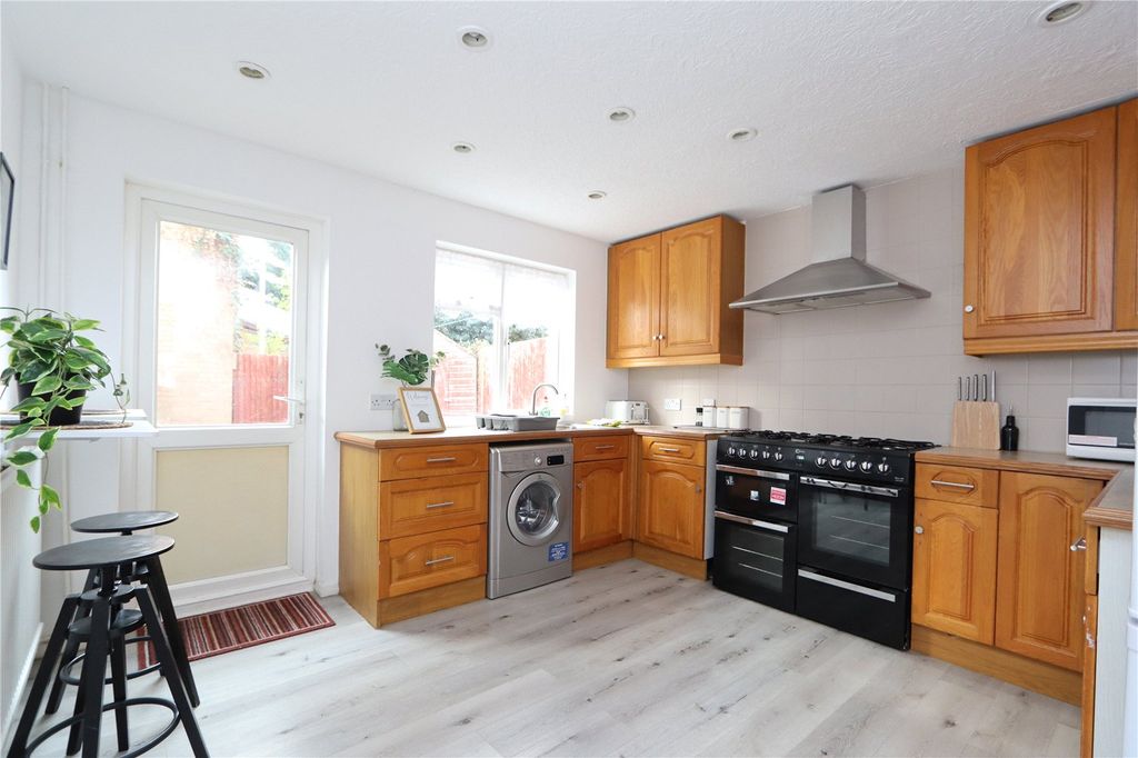 Property photo 2 of 14 Picture No. 13