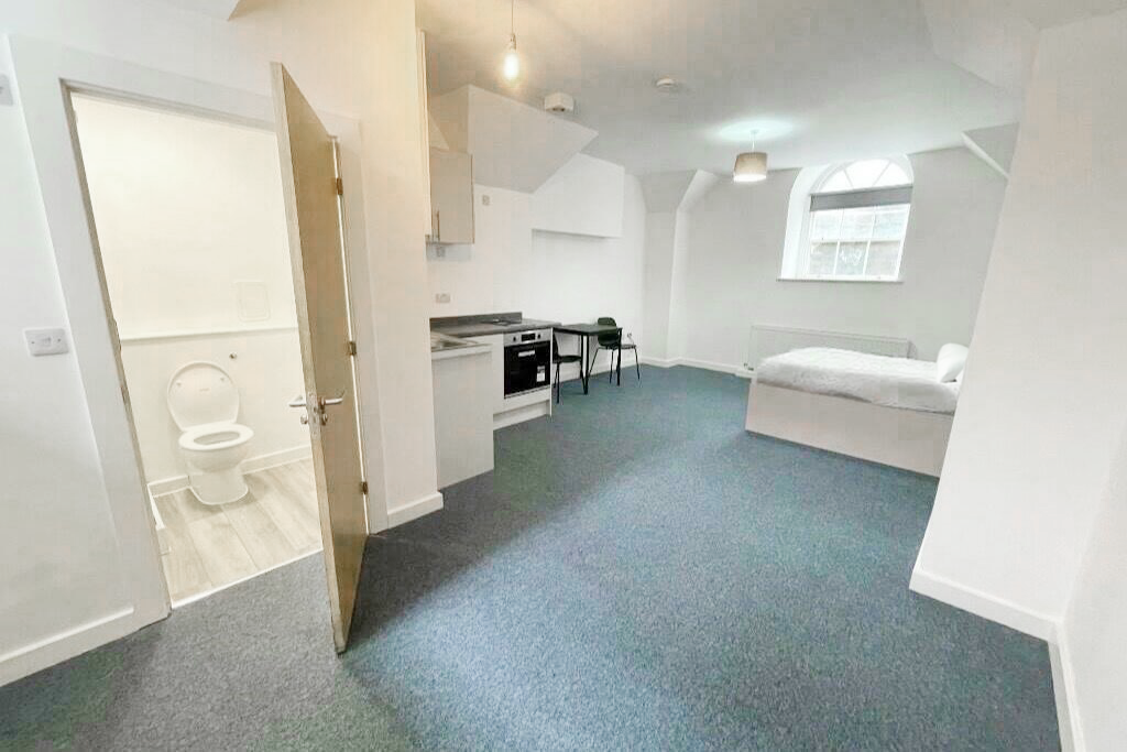 Property photo 2 of 8