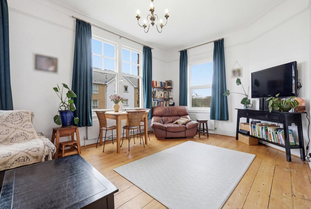 Property photo 2 of 20 Living Room