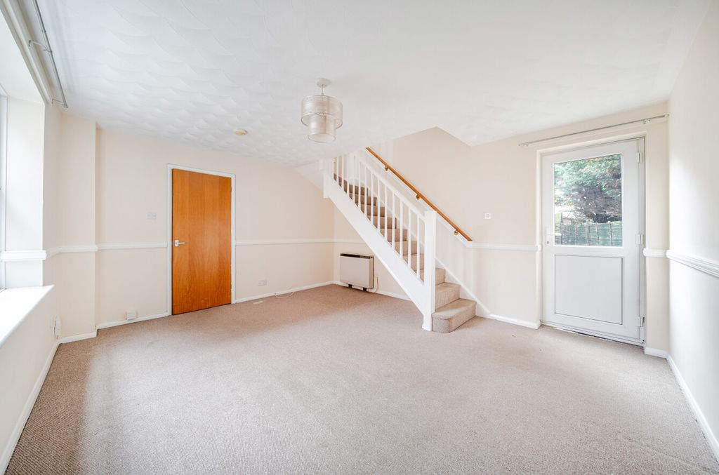 Property photo 2 of 13 1383681-10-693804...