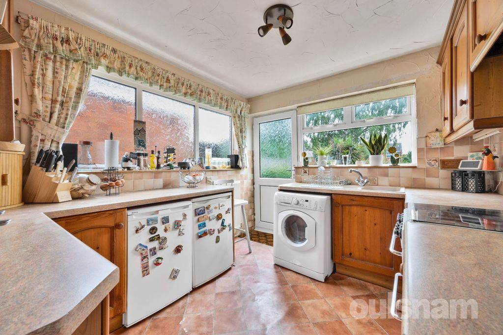 Property photo 2 of 14 Picture No. 12
