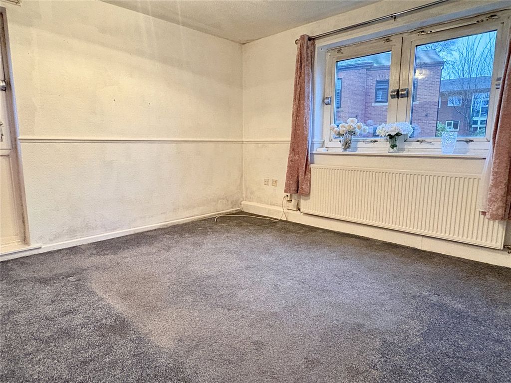 Property photo 2 of 6 Lounge