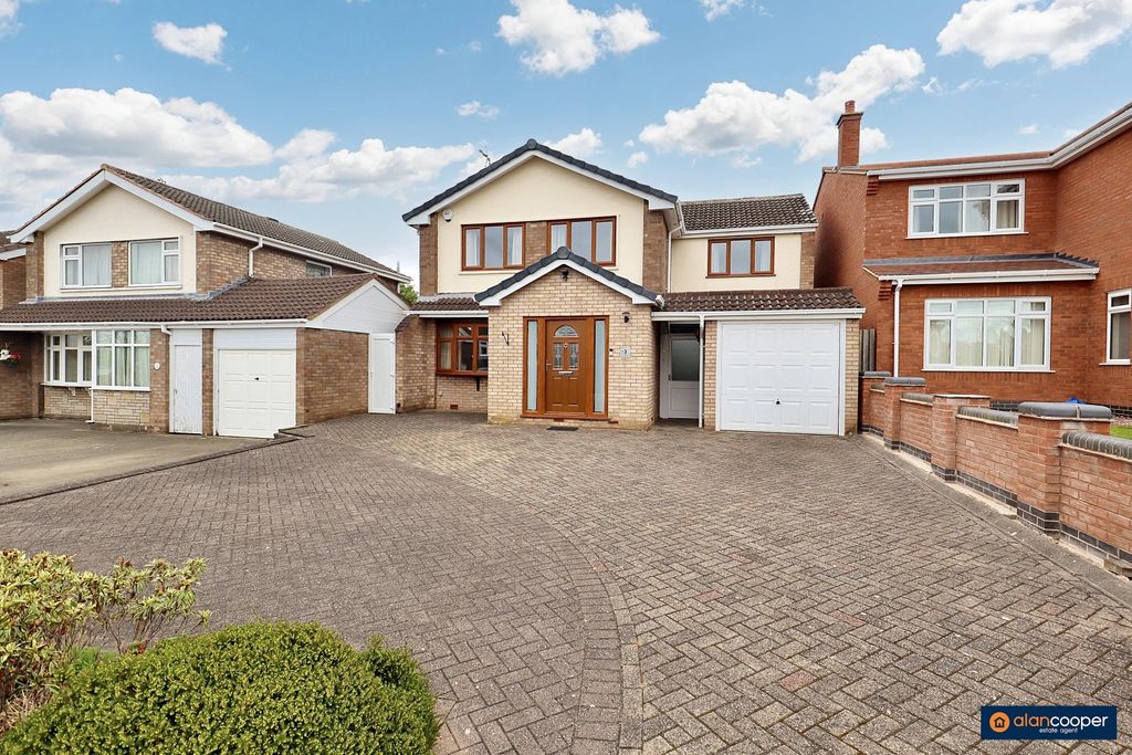 Property photo 1 of 32 4329741