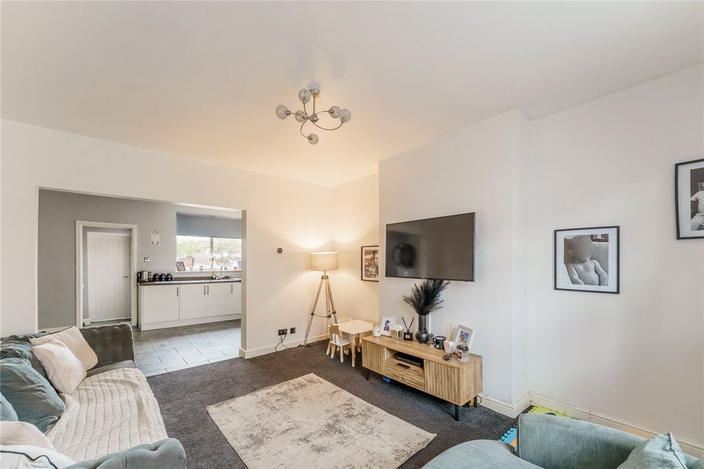 Property photo 3 of 19 Picture No. 18