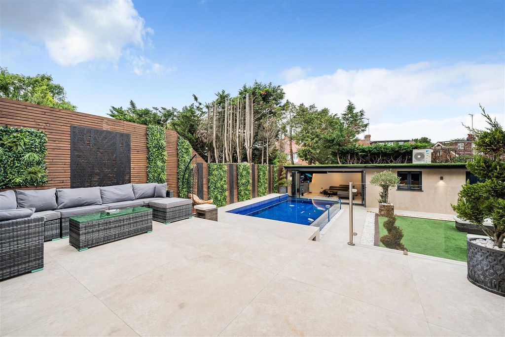 Property photo 2 of 20 1044296 (20).Jpg