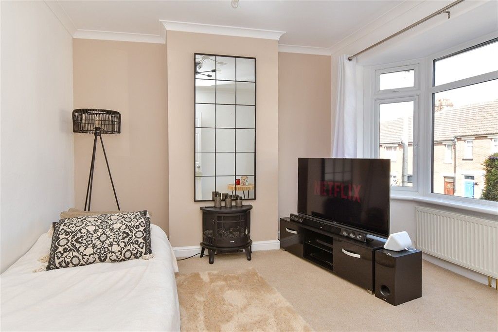 Property photo 2 of 8 Lounge