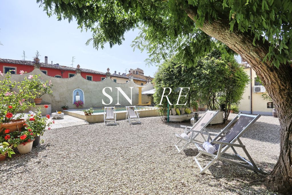 Property photo 1 of 42