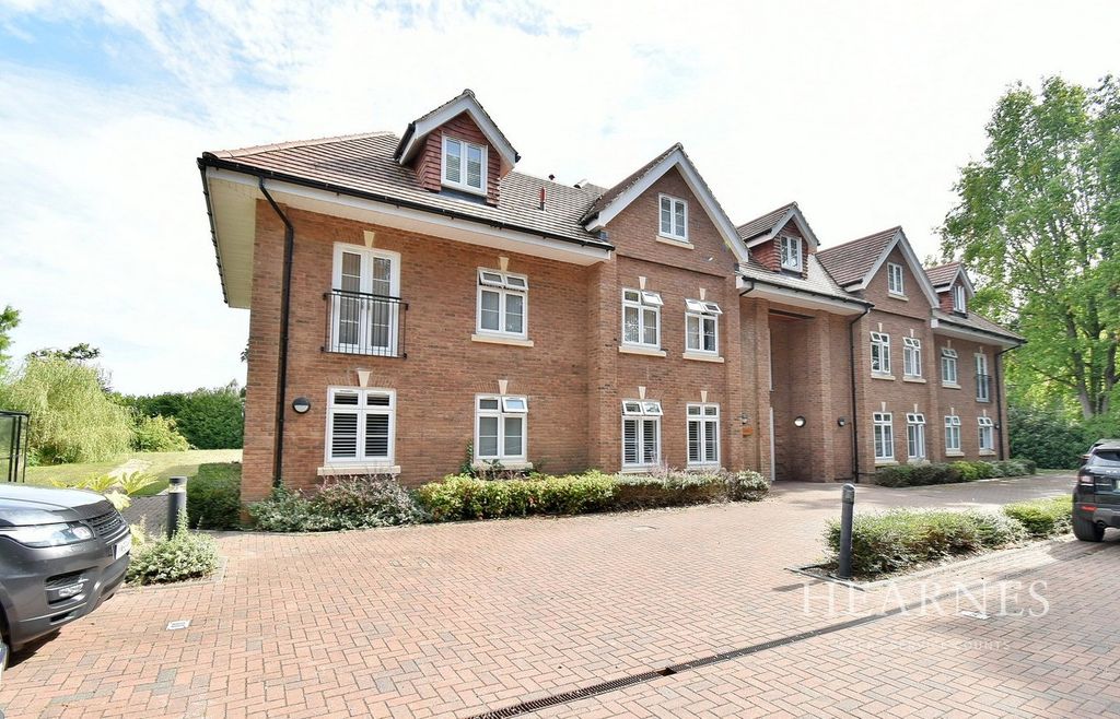 Property photo 1 of 17
