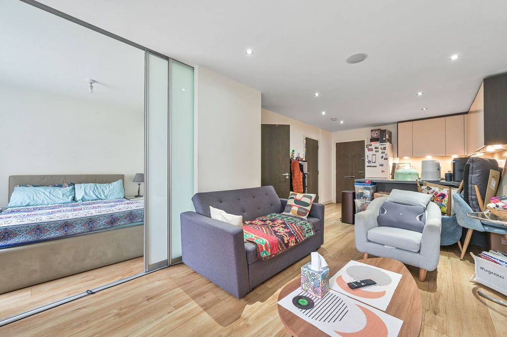 Property photo 3 of 8