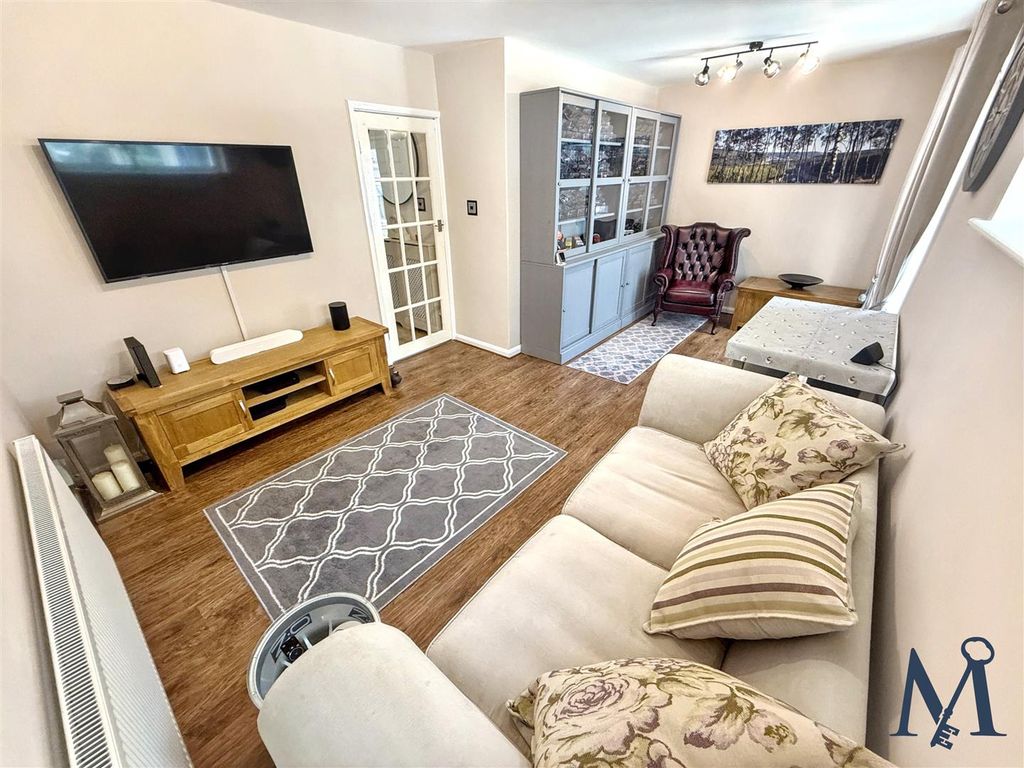 Property photo 3 of 24 Living Room