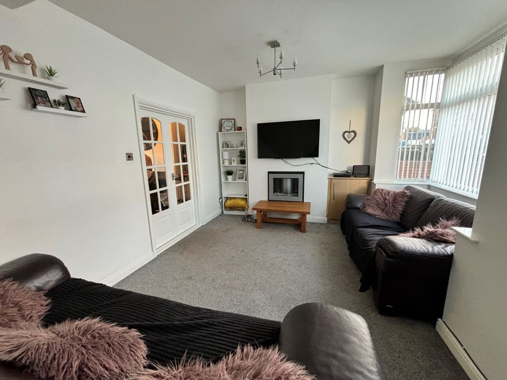 Property photo 2 of 16 Picture No. 13