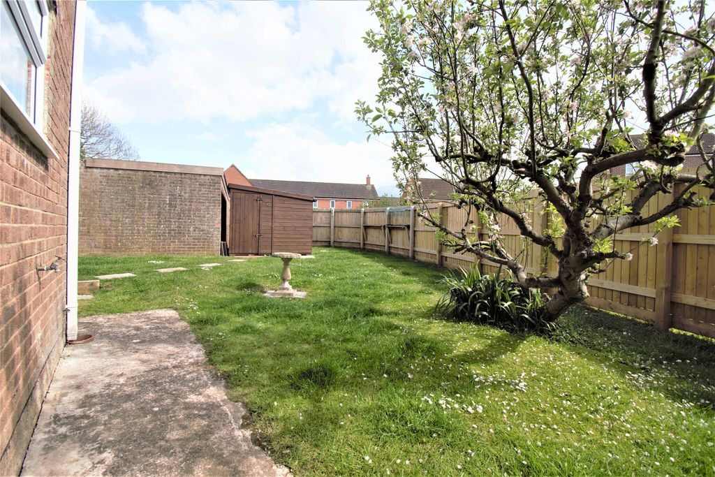 Property photo 2 of 11