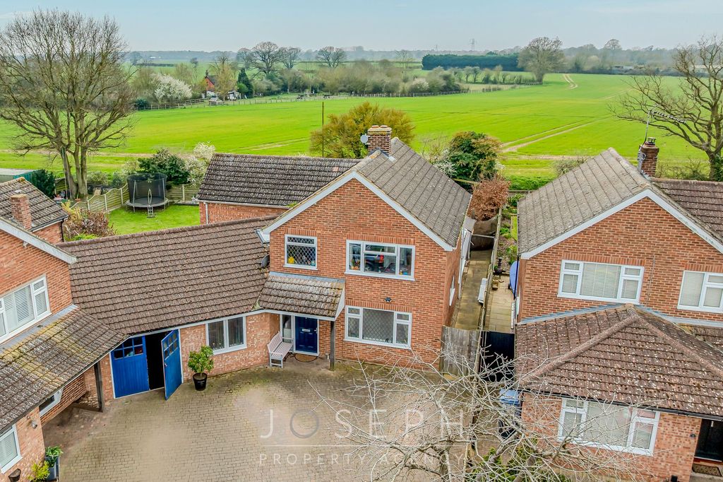 Property photo 1 of 27