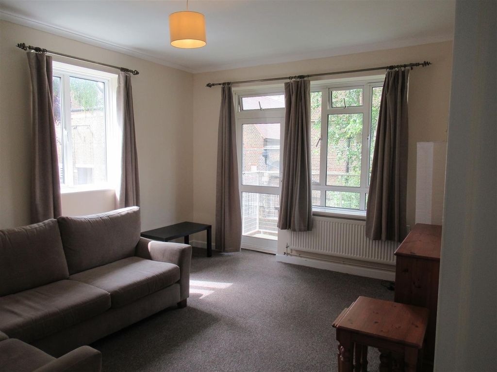 Property photo 1 of 8 8 Bishopsdale House (3).Jpg
