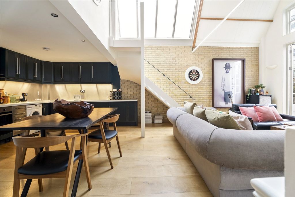 Property photo 3 of 24 Picture No. 04